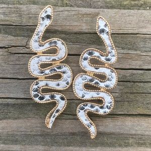Black and white Snake skin look long post back earrings gold tone
